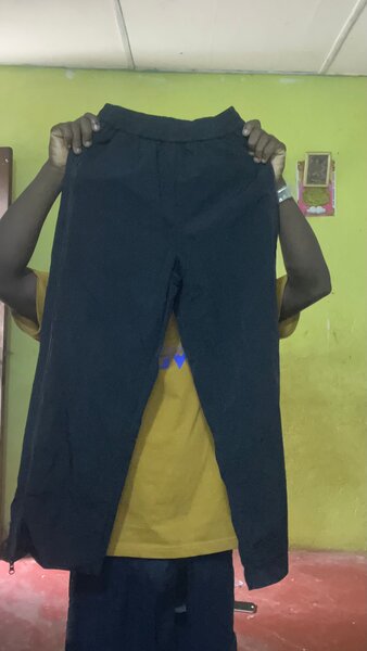 Pantalon noir classique