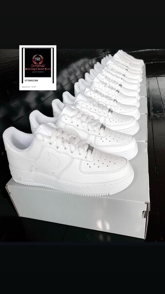 Basket Nike air force  authentique avec sa boîte