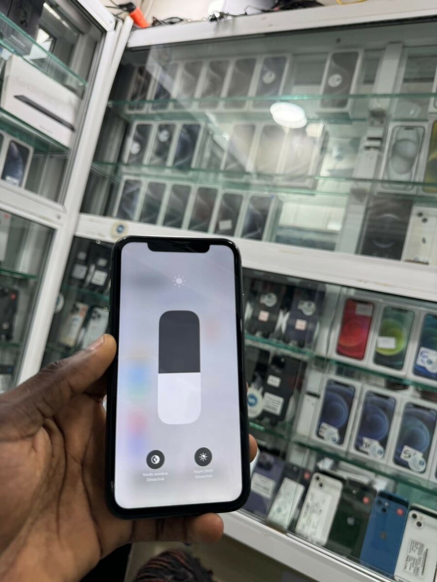 iPhone 11 Simple 64G Noir