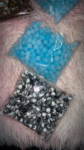 Perles en verre décoratives