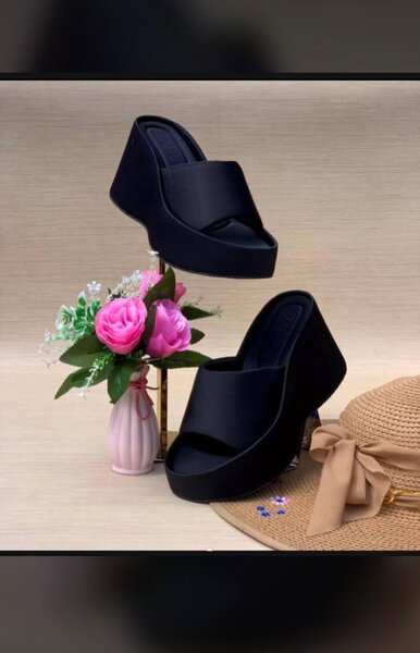 Sandales compensées élégantes