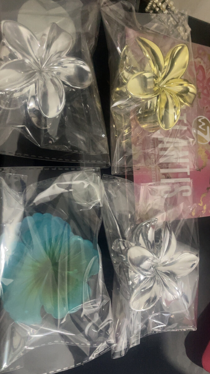 Pince à cheveux fleur brillante