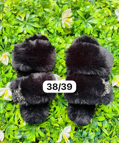 Chaussons en fausse fourrure