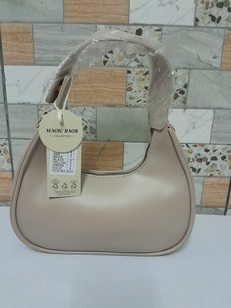 Sac à main élégant beige