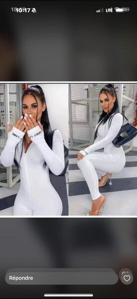 Combinaison moulante blanche