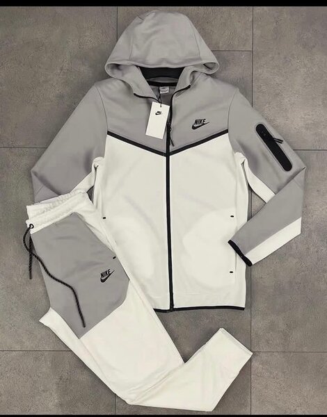 Survêtement Nike Sportstyle