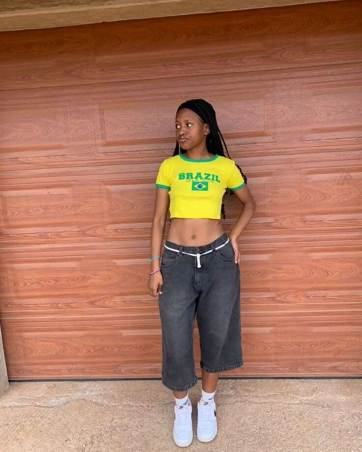 Crop tops aux motifs drapeaux