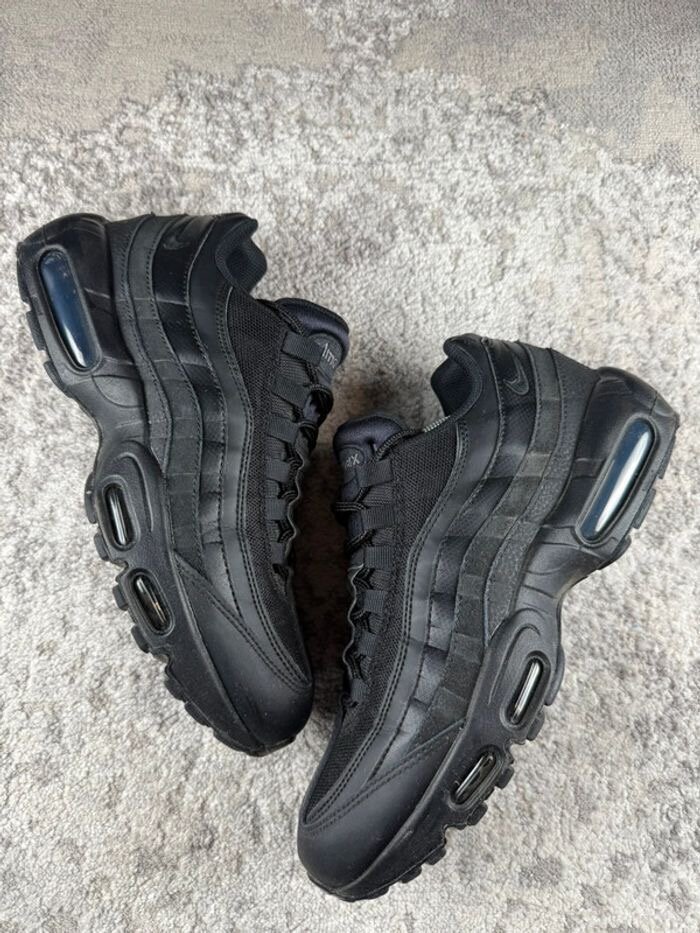 Chaussures de sport noires élégantes