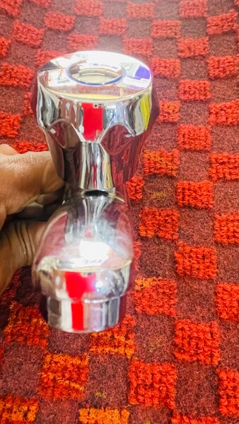 Robinet en inox chromé