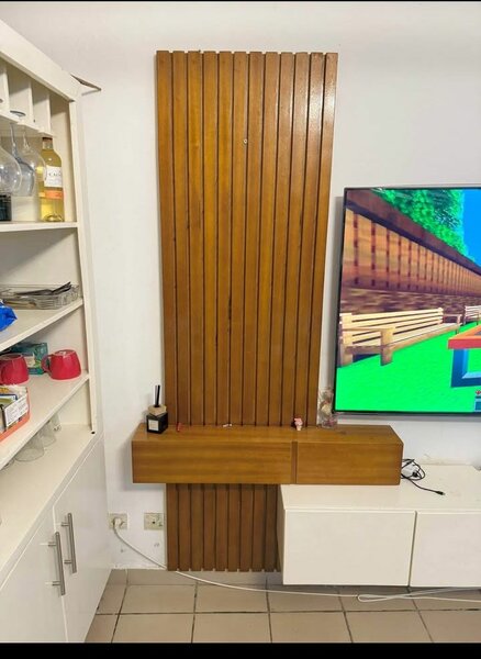 Meuble mural TV moderne en bois