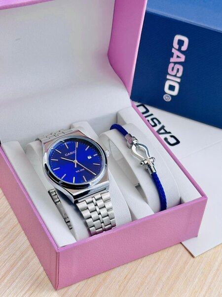 Montre CASIO en acier inoxydable avec bracelet interchangeable