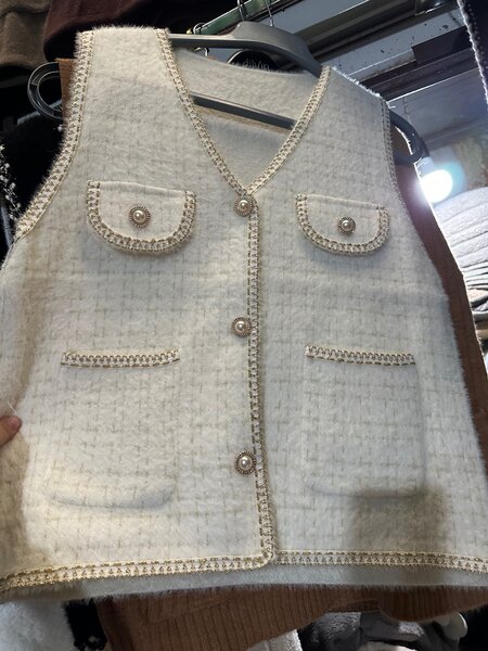 Безрукавки из теплого материала