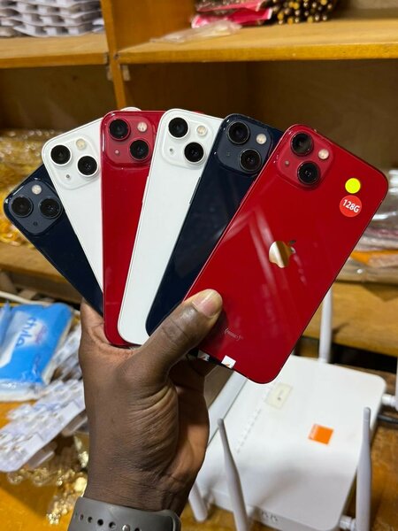 iPhone 13 128giga casineuf colis importé avec garantie