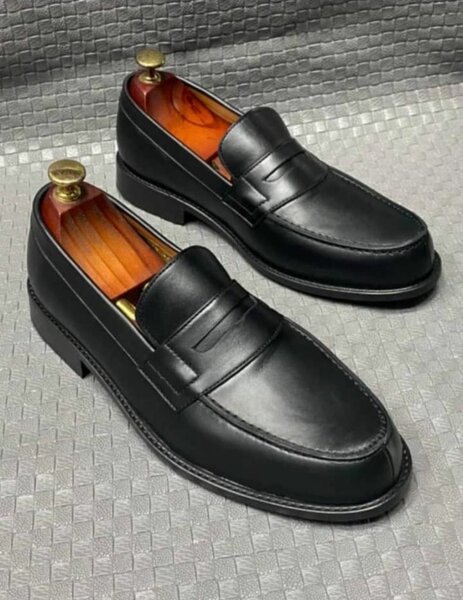 Mocassins en cuir noir élégants