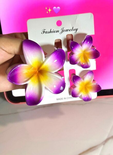 Pince à cheveux fleur colorée