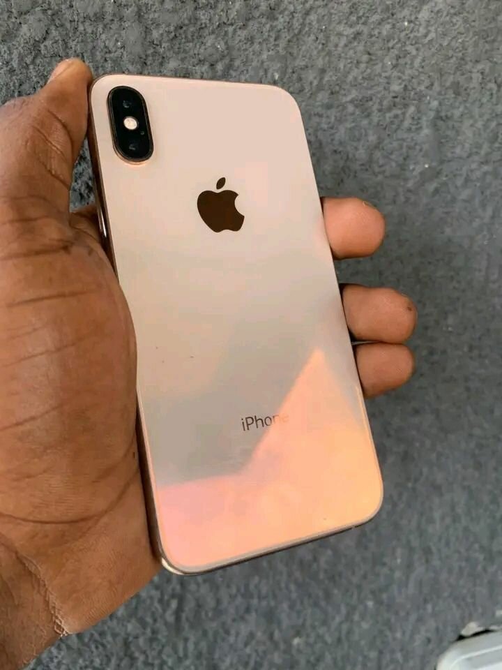 iPhone X 64Go Or