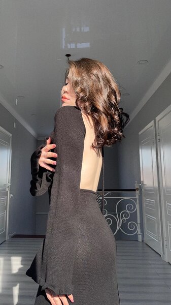 Платье с открытой спиной