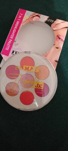 7 in 1 Highlighter palette blushons