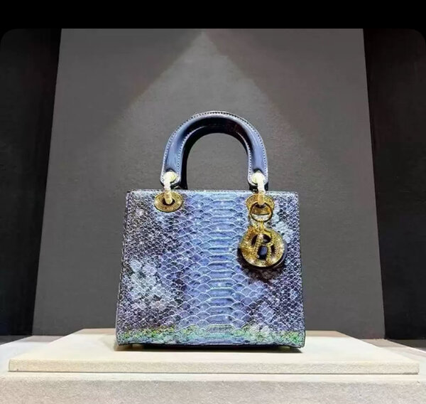 Sac à main en cuir exotique