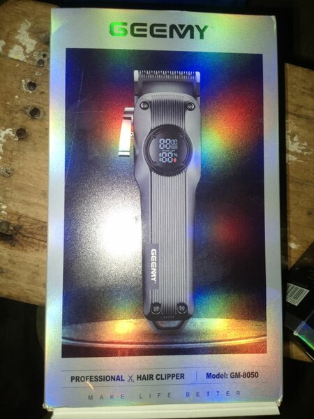 Tondeuse professionnelle Geemy GM-8050