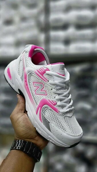 Baskets New Balance blanc rose