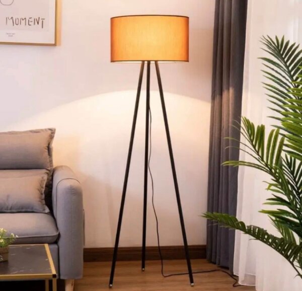 Lampadaire trépied moderne