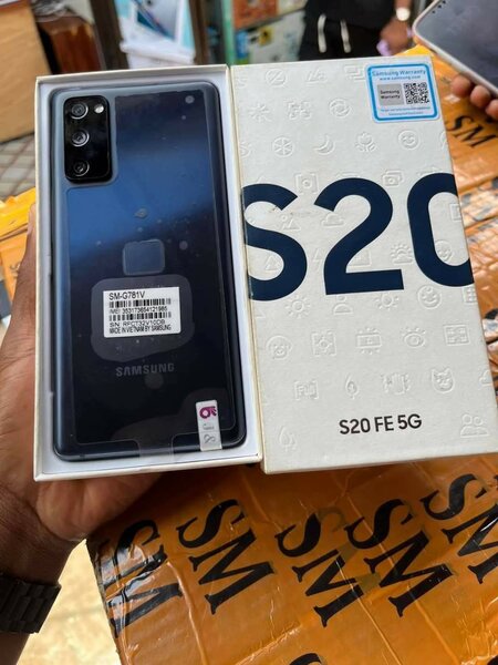 Samsung S20 FE 5G Smartphone