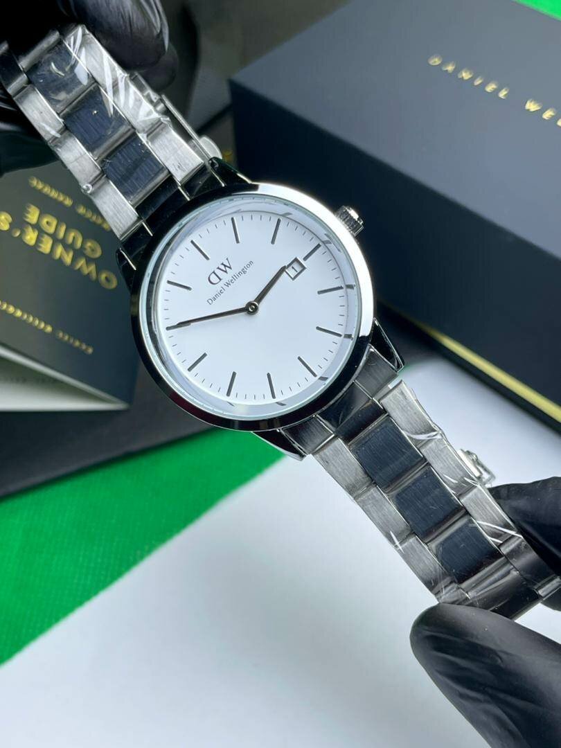 Montre élégante homme acier