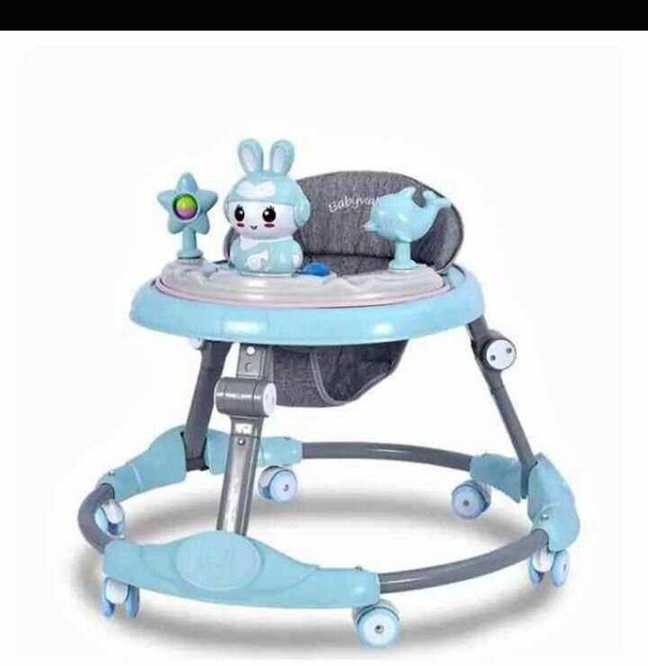 Promeneur bébé avec jouets