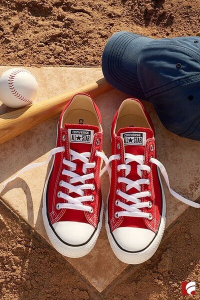Baskets rouges classiques