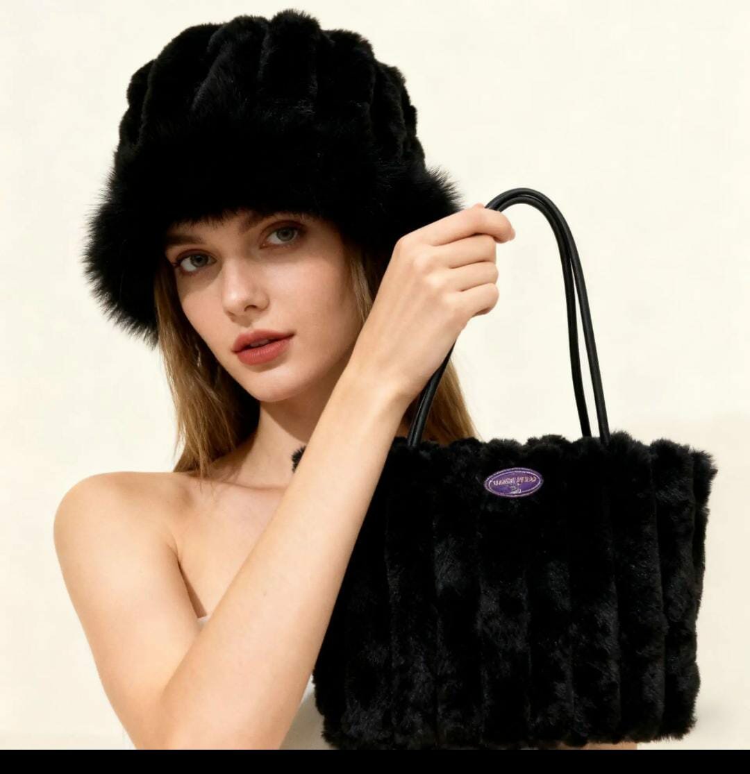 Sac fourrure luxe + chapeau