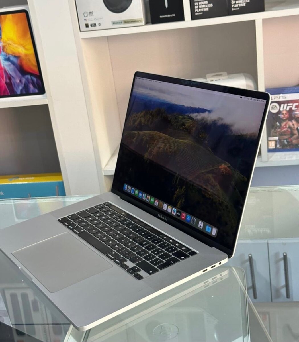 MacBook Pro 16