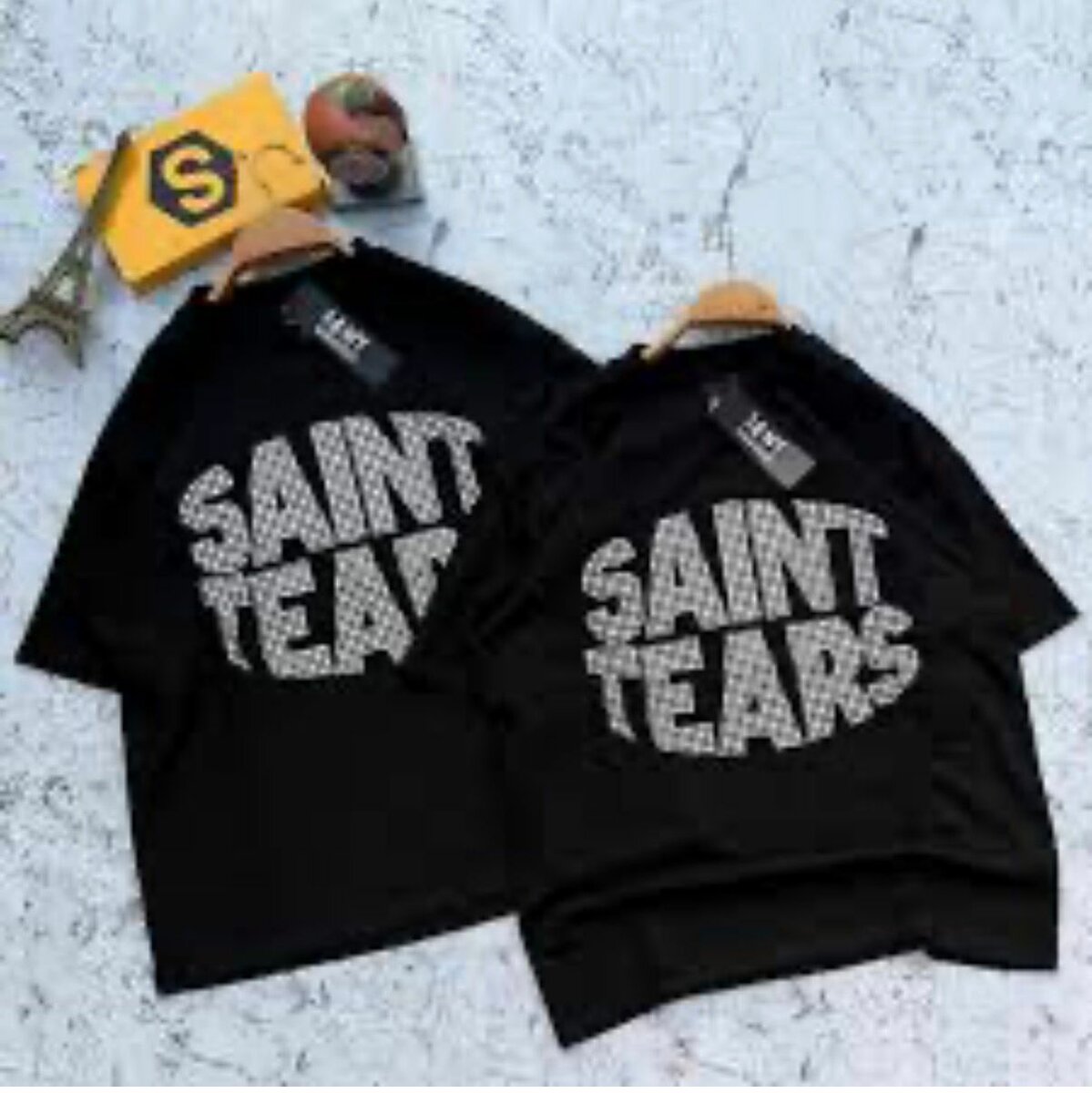 T-shirt noir homme graphique