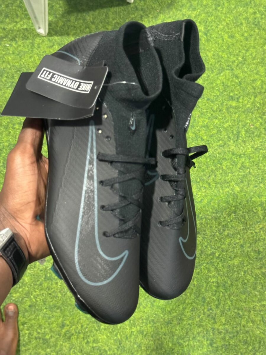 Chaussures de Football Elite Noires