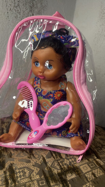 Poupée interactive avec accessoires