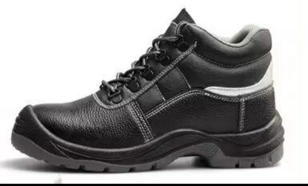 Chaussures de sécurité noires en cuir