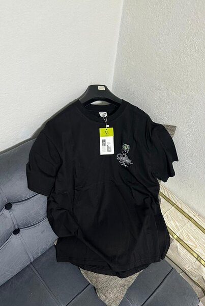 T-shirt en coton noir tendance