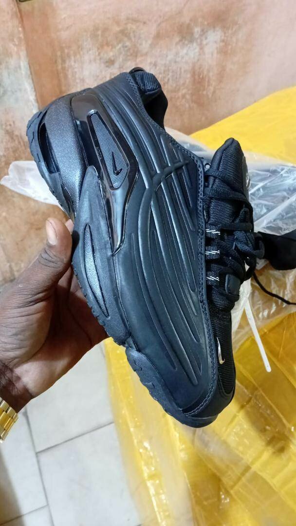 Baskets style futuriste