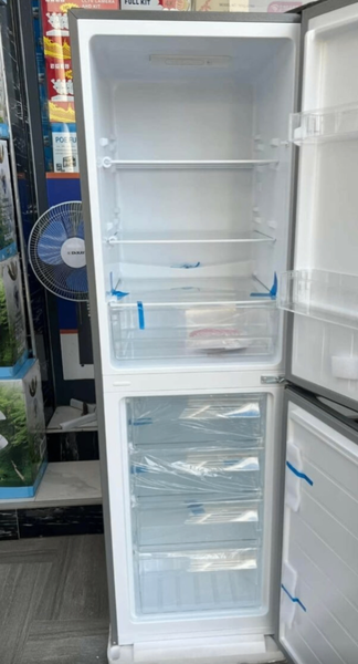 Réfrigérateur combiné moderne