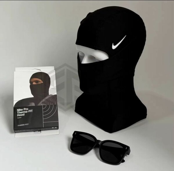 Nike Pro Therma-FIT Hood