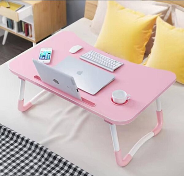 Foldable bed table