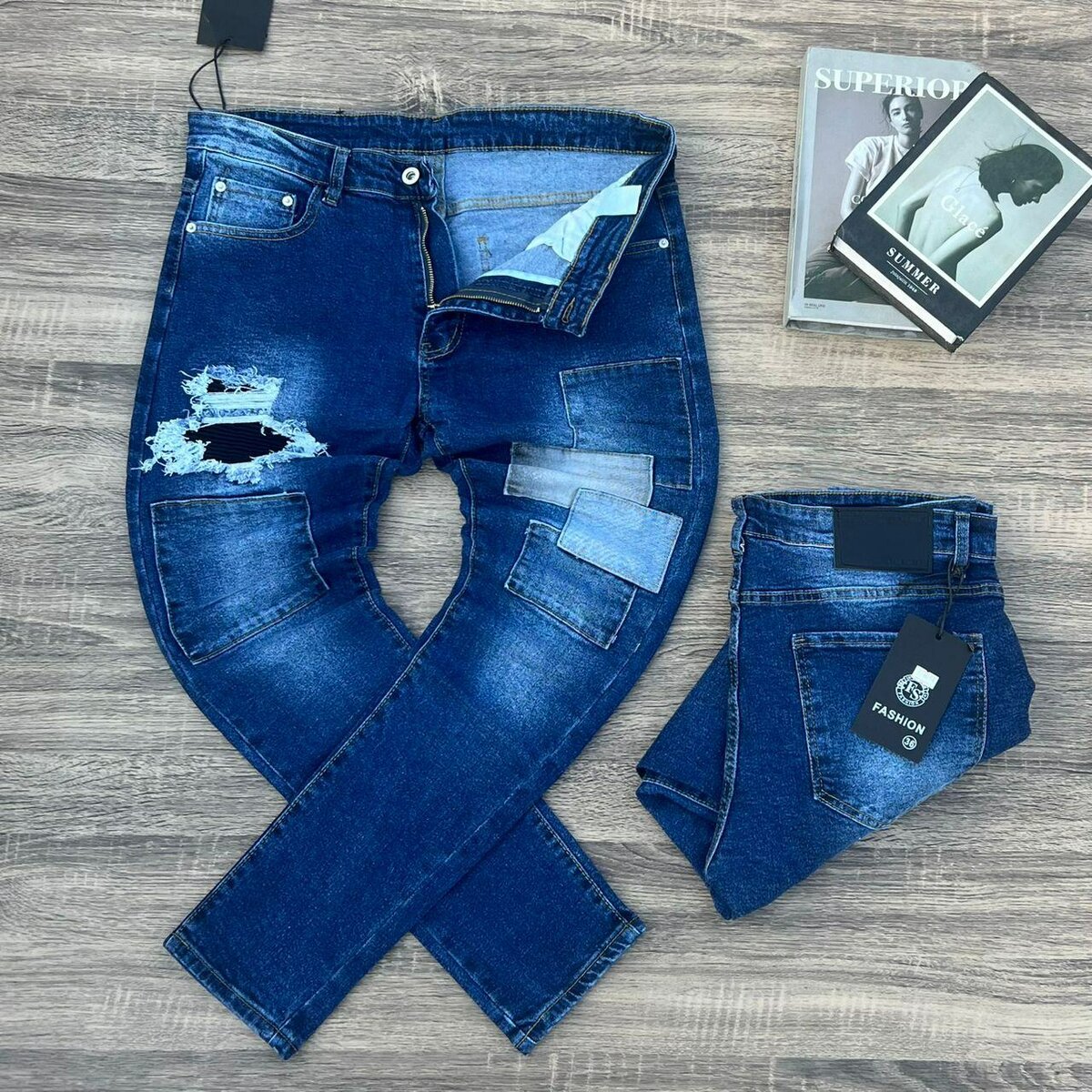 Stock jeans tra