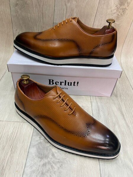 Chaussures habillées en cuir marron