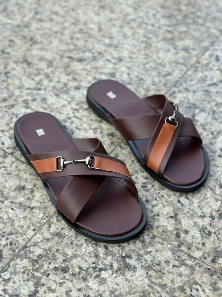 Sandales en cuir tressé