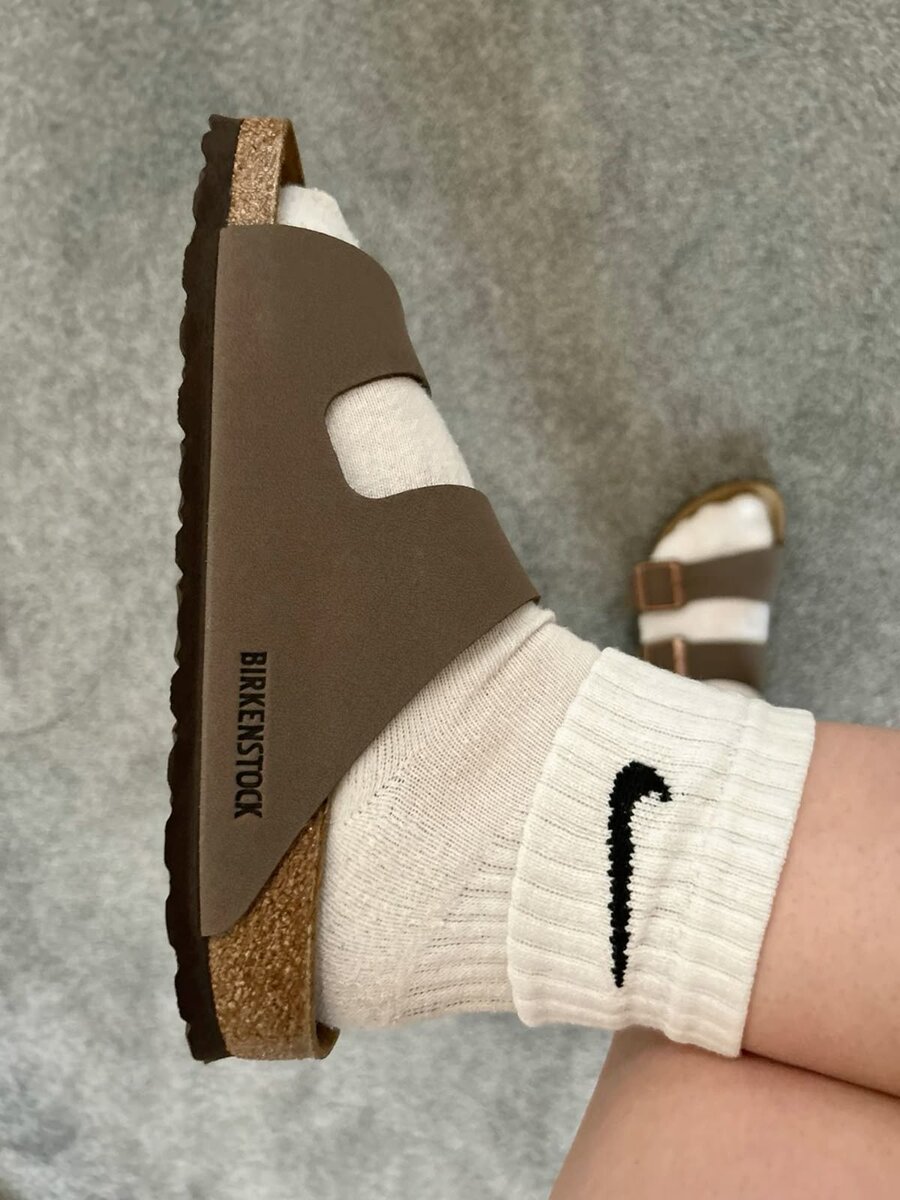 Sabots noir en daim décorés