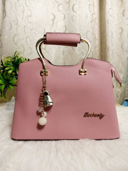 Sac à main rose élégant