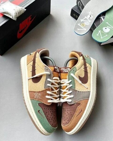 Sneakers multicolores tendance