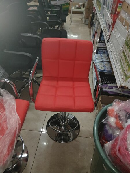 Tabouret de bar pivotant moderne