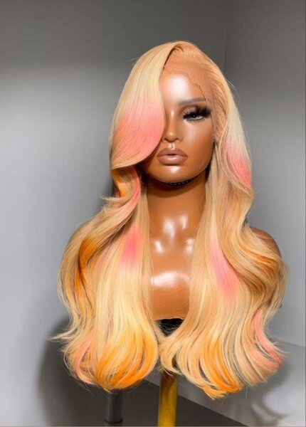 Perruque synthétique blond dégradé rose