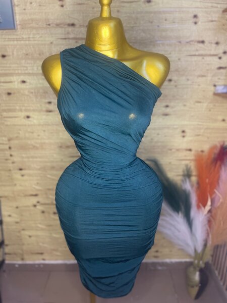 Robe élégante drapée